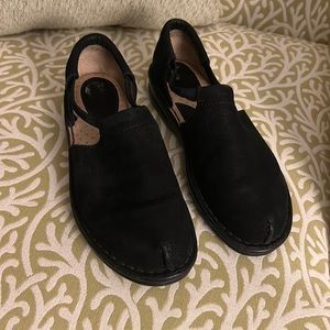 Born Slip Ons 8/39 Women’s